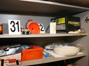 VIDEO: Muž v pronajatém bytě vyráběl pervitin. Byl opatrný, ven moc nechodil, raději hrál na počítači nebo spal