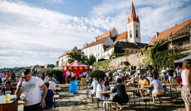 Kam o víkendu na jižní Moravě? Na festival vína nebo závod historických aut