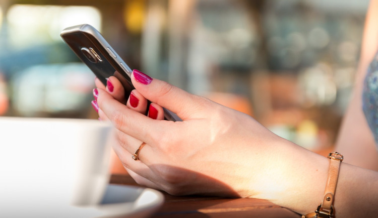 size3-17140412624017-60-muz-si-zacal-psat-se-zenou-ktera-mu-tvrdila-ze-umira-a-chce-mu-darovat-velke-penize-obrala-ho-o-stov