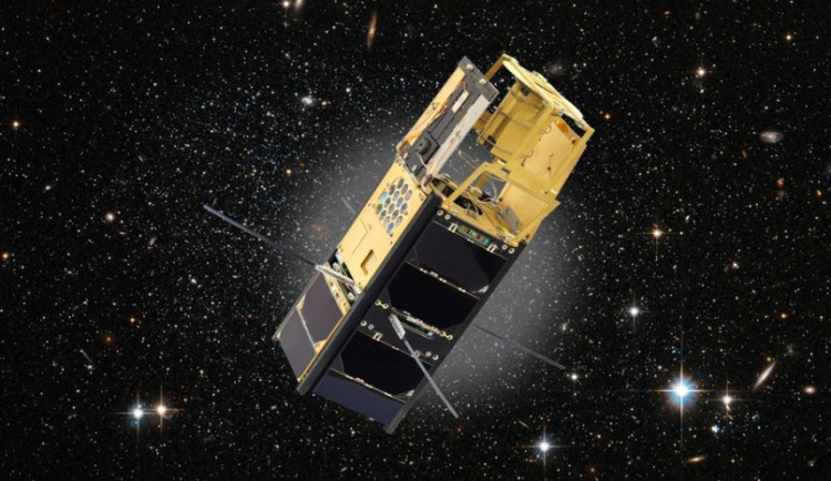 size3-16861570030148-60-nejdele-fungujici-ceska-druzice-shorela-v-atmosfere-behem-sesti-let-obletela-33-000krat-zemi