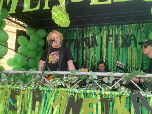 VIDEO: V Brně propukly majálesové oslavy. Do bujarého průvodu plného hudby se zapojily tisíce lidí