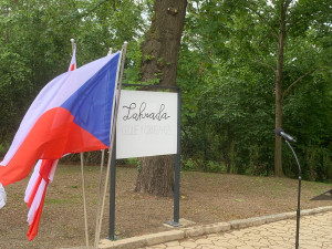 Brňané poprvé nahlédli do nové zahrady Arnoldovy vily. Pohltila je atmosféra první republiky