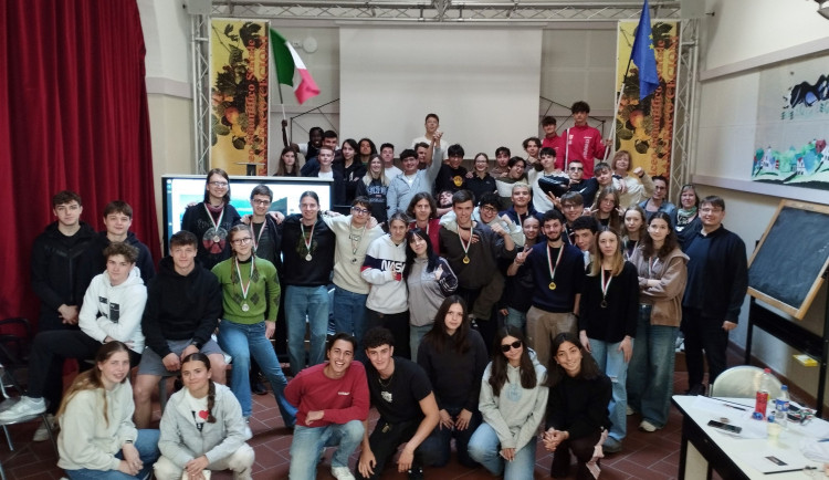 Gymnazisté z Brna se učí společně s italskými studenty. Vyzkoušeli si i italskou verzi maturitních zkoušek