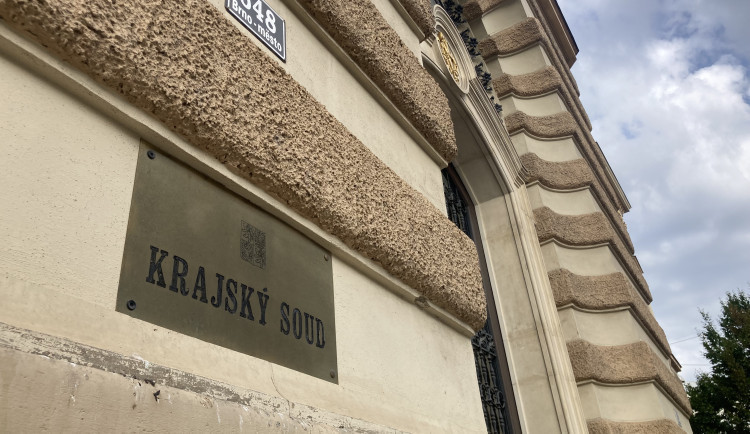 Muž, který zneužil desítky dětí, si odpyká i zbytek trestu, rozhodl soud v Brně