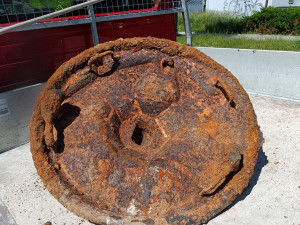 Dělníci v Blansku vykopali kus druhoválečného minometu. Při rekonstrukci vodovodu ho vytáhl bagr