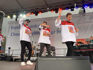 VIDEO: Brněnský odchovanec Dostál pobláznil národ. Je to doma, křičel na Staromáku