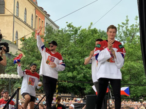 VIDEO: Brněnský odchovanec Dostál pobláznil národ. Je to doma, křičel na Staromáku