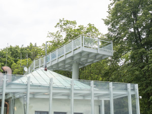 Památník Mohyla míru u slavkovského bojiště má nové zázemí. Pyšní se prosklenou vstupní halou