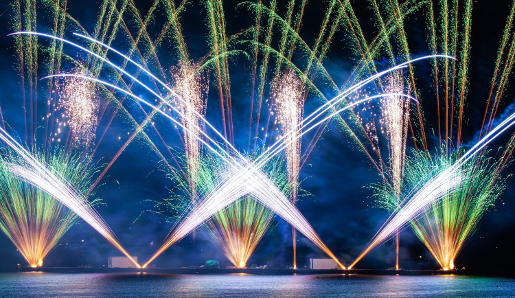 size3-17132673205904-60-v-brne-opet-odpali-ohnostroje-festival-letos-pripomene-dvacate-vyroci-vstupu-ceska-do-evropske-unie