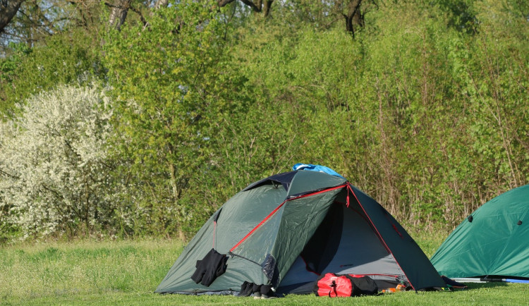 tent-3434045_1280