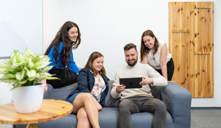 Základem kvalitně odváděné práce na projektech a produktech jsou zejména vzdělaní lidé