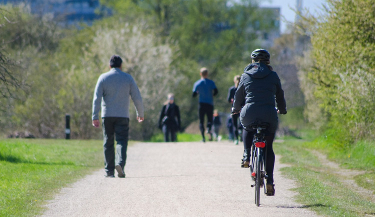 Vedení Brna podpoří cyklisty. U každé nové stavby musí být parkoviště pro jízdní kola