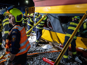 VIDEO: RegioJet odškodní cestující z vlaku, ve kterém po nehodě zemřeli čtyři lidé