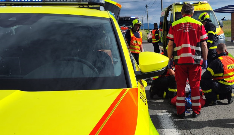Nehoda dvou osobních aut uzavřela dálnici mezi Drysicemi a Vyškovem, směrem na Olomouc je kolona