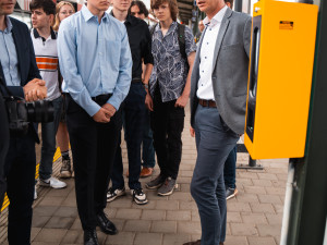 Nové validátory na nádražích by měly usnadnit nákup jízdenek. Celkem jich na jižní Moravě bude tři sta