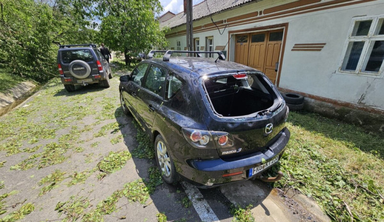 FOTO: České vesnice v rumunském Banátu zasáhla ničivá bouře. Pomoc organizuje i česká charita