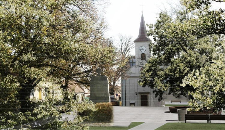 V Brně-Bosonohách otevřeli opravenou náves. Z parkoviště je velké náměstí s moderní kašnou