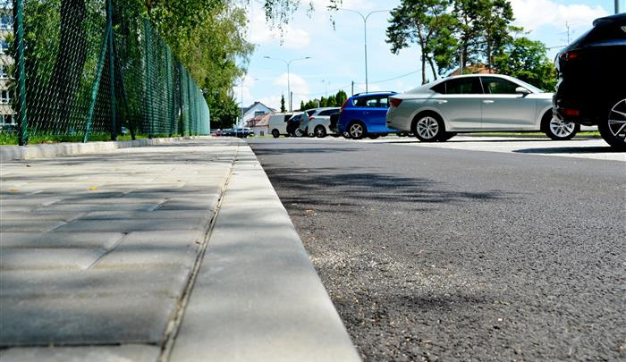 U vyškovské nemocnice je nové parkoviště, přibyly tři desítky parkovacích míst