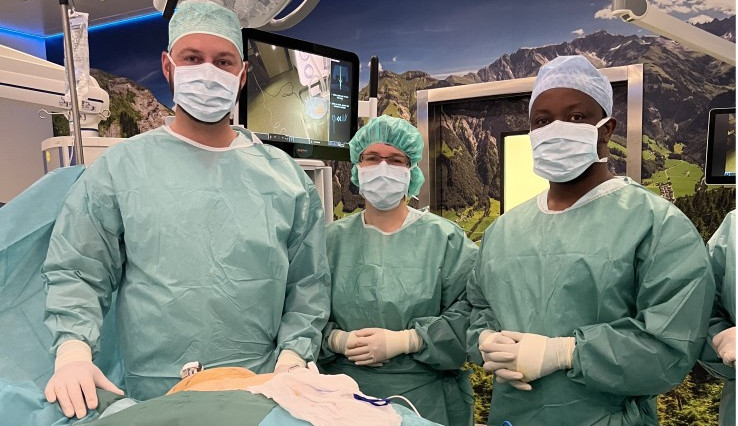 Lékaři v českobudějovické nemocnici provedli první roboticky asistovanou operaci srdce