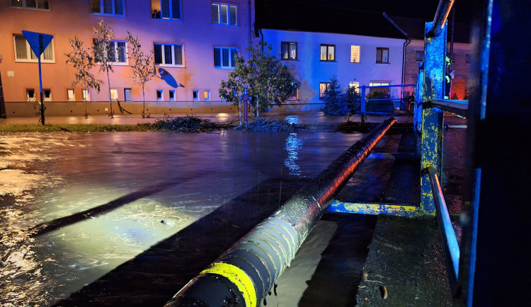 Hasiči na Vyškovsku evakuovali několik lidí. Po dešti se rozvodnil potok