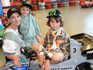 Léto je tady a známé tváře se i s rodinami baví na Planetě zábavy