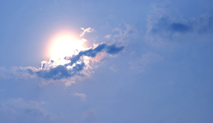 sun-shines-7476734_1280