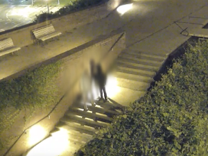 VIDEO: Normálně, vole, mě tady řezal a pak utekl, popsal muž napadený na Špilberku