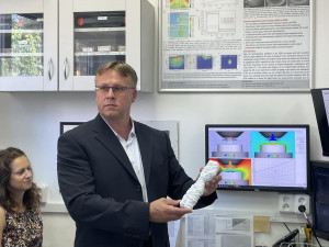 VIDEO: Čeští vědci poprvé zobrazili povrchovou strukturu chromozomu. Objev pomůže s výzkumem dědičných chorob