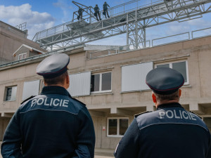 Speciálně vyškolení policisté cvičí v brněnských Řečkovicích