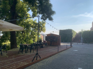 VIDEO: Brněnská ulice Bašty prošla proměnou. Lidé tam posedí na stometrové terase