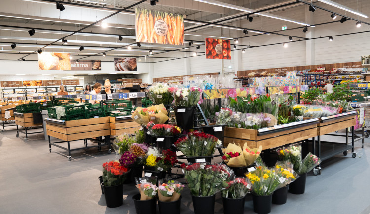 Tesco v Kroměříži slibuje hezčí prodejnu s šetrnějším provozem k životnímu prostředí