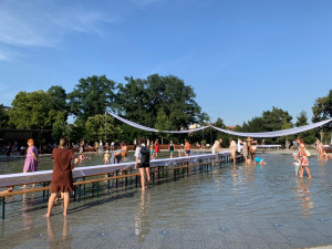VIDEO: Brňané společně zasedli k prostřenému stolu v centru města. Táhnul se od Jošta až do kašny