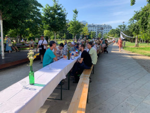 VIDEO: Brňané společně zasedli k prostřenému stolu v centru města. Táhnul se od Jošta až do kašny