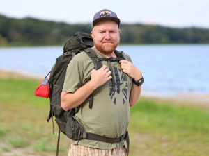 Břeclavan dnes vyrazil na charitativní pochod napříč Českem. Vybrané peníze pomohou dětem s autismem