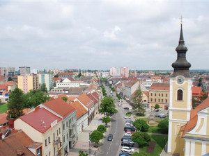 Nová tenisová hala v Hodoníně nevznikne. Město místo ní ale staví multifunkční hřiště