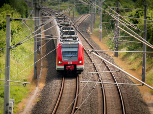 Vlak na Hodonínsku v noci srazil muže. Ten na místě zemřel