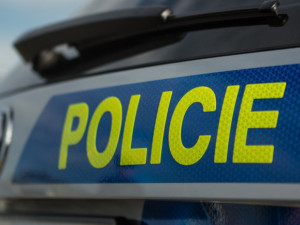 Mladý motorkář se dnes ráno v Brně srazil s dodávkou. V nemocnici podlehl zraněním