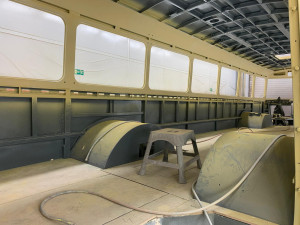 VIDEO: V Brně zachraňují historický trolejbus, obohatí sbírku retro vozů. Pracovníci ho nyní lakují