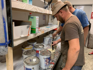 VIDEO: V Brně zachraňují historický trolejbus, obohatí sbírku retro vozů. Pracovníci ho nyní lakují