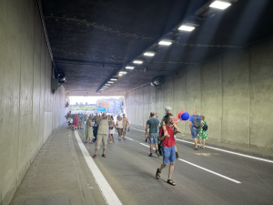 VIDEO: Estakáda velkého městského okruhu se na den otevřela veřejnosti. Motoristé se zde projedou až v neděli