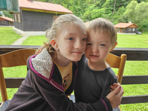 Rodina se stará o dvě handicapované děti. Do péče chce přijmout další, potřebuje ale pomoc