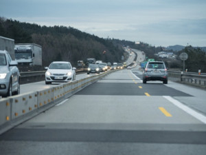 Hygienici se budou zabývat hlukem z dálnice u Brna. Nařídil to soud