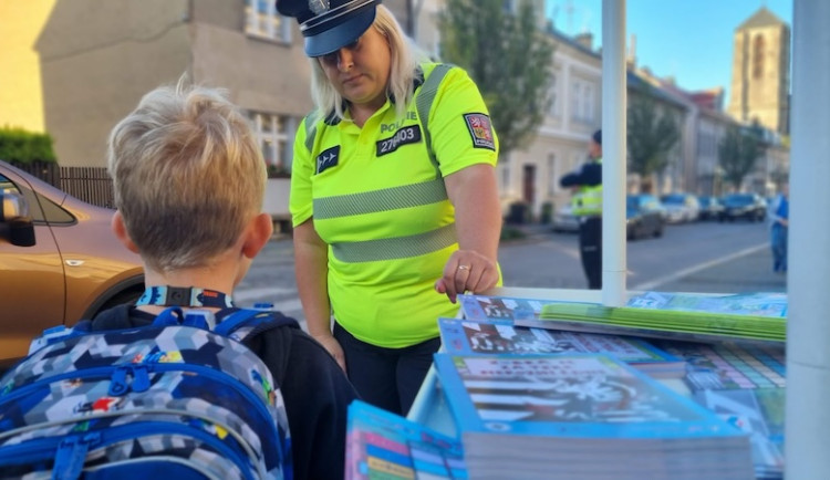 Prázdniny končí, škola začíná. Řidiči pozor v ranních i odpoledních hodinách. Rodiče nepodceňte přípravu 