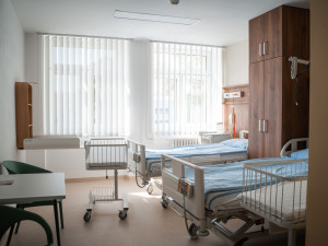 Rodičky si oblíbily vyškovskou porodnici. Kapacita už nestačila, otevřeli nové porodní centrum