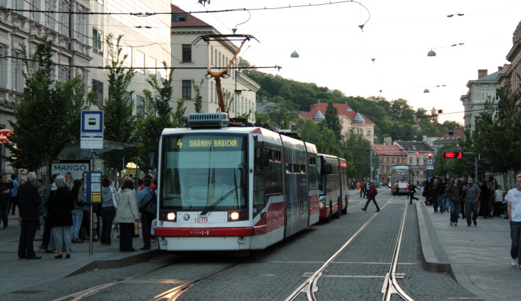 Cestování po Brně by měly zpříjemnit úpravy za více než 30 milionů. Město přispěje třeba na zastávkové přístřešky