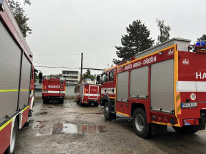 Hasiči na Brněnsku evakuovali 125 lidí z chatové osady. Voda zaplavila most a hrozilo odříznutí