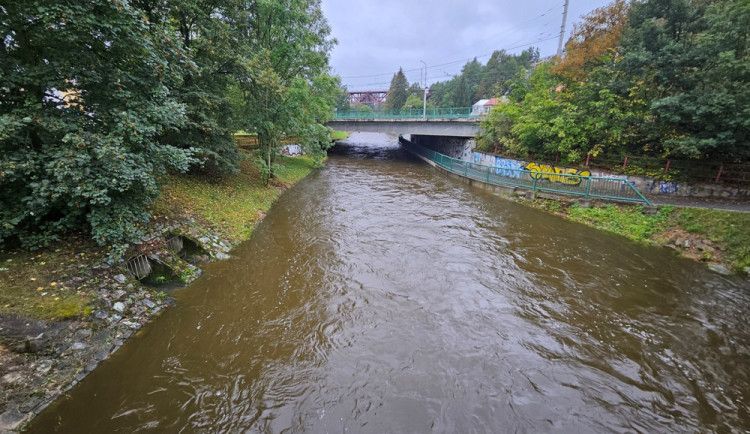 Velká voda v Jihlavě opadla. Bez přípravy bychom museli evakuovat třeba zoo, říká primátor Ryška