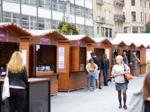 Vinobraní na Svoboďáku přerušilo nepříznivé počasí. Teď slavnosti vína pokračují