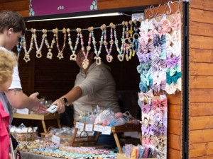 Vinobraní na Svoboďáku přerušilo nepříznivé počasí. Teď slavnosti vína pokračují