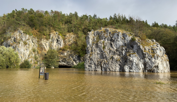 Kvůli vysoké hladině vody zůstávají zavřené Punkevní a Kateřinská jeskyně v Moravském krasu